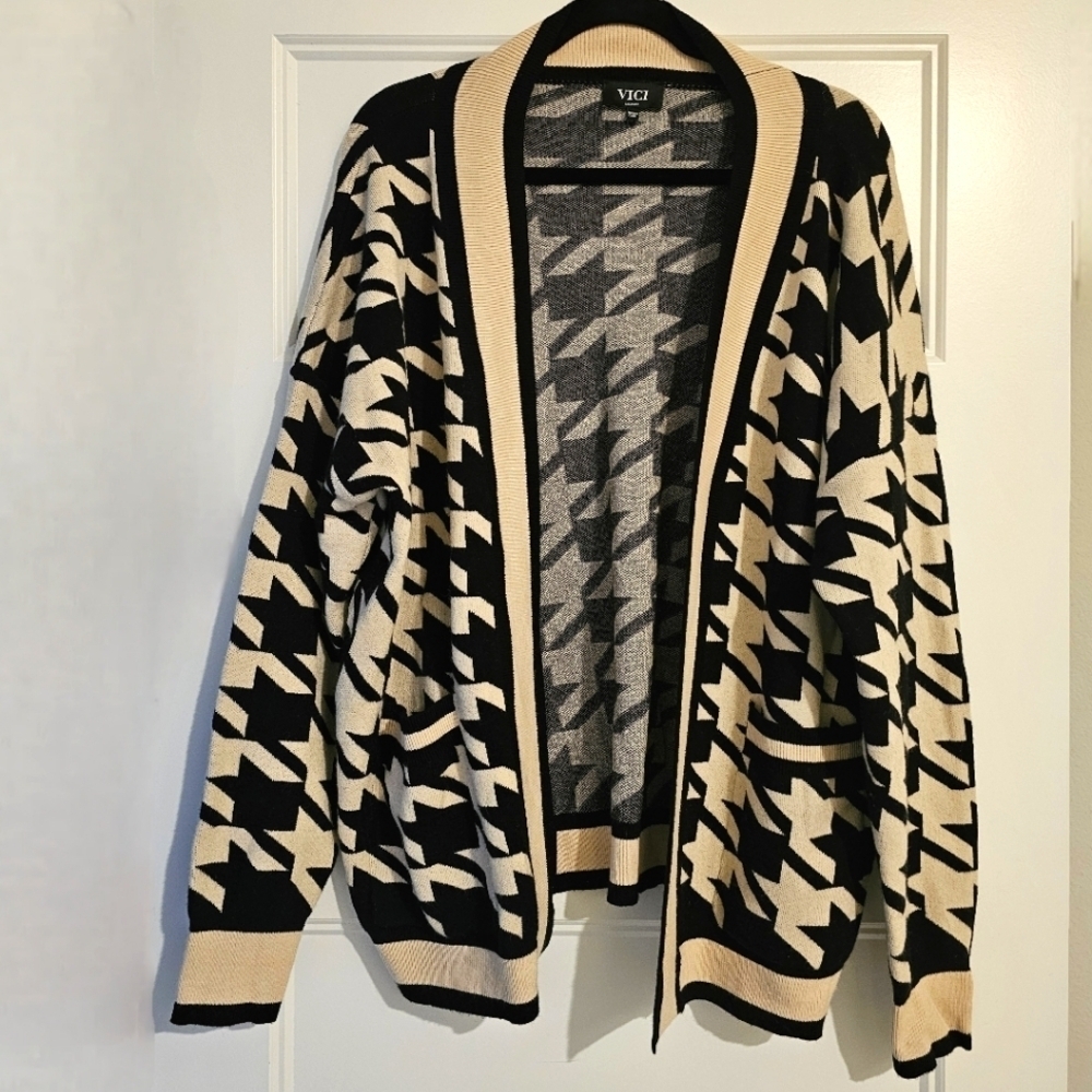 Vici Women's Houndstooth Cardigan Sz medium
